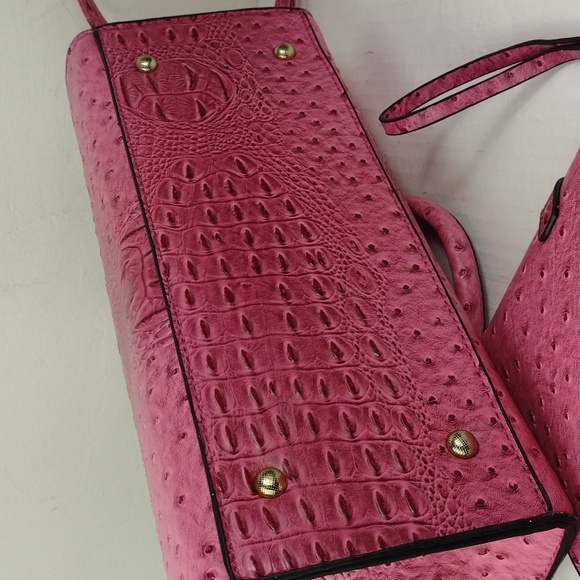 Hot Pink Faux Ostrich Brahmin-Like Hand-Bag Crossbody W/Matching Wristlet NWOT - Picture 9 of 16